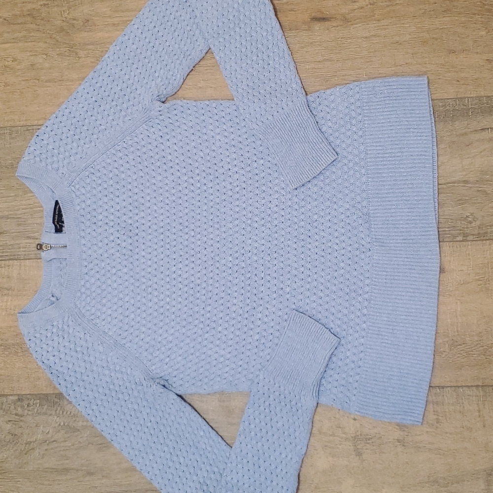 American eagle sweater